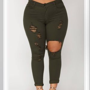 FashionNova Glistening Distressed Jeans in Olive Green Size 1 (W24)
